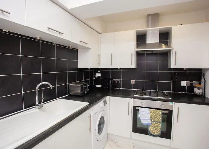 Beautiful 2 Bed Flat With A Private Terrace 格拉斯哥