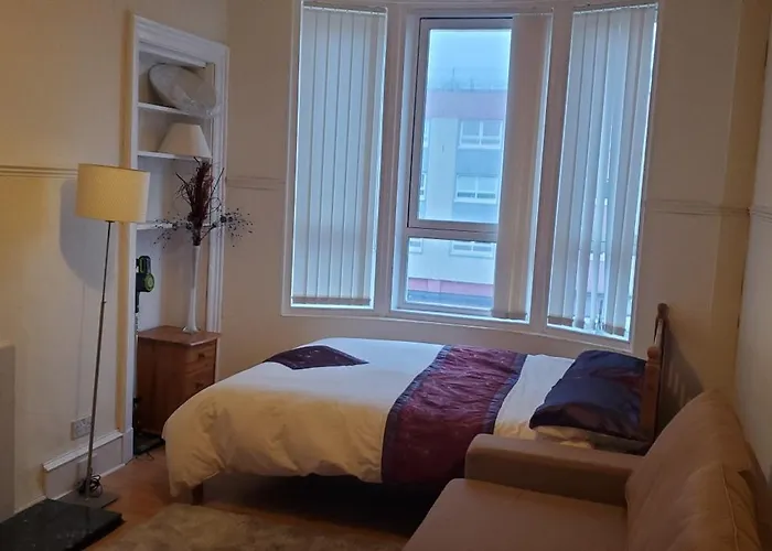 Flat In Close To Local Amenities