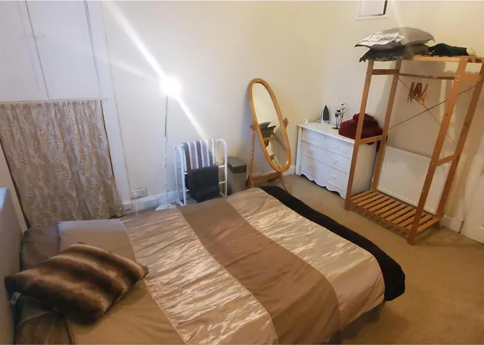 Flat In Close To Local Amenities