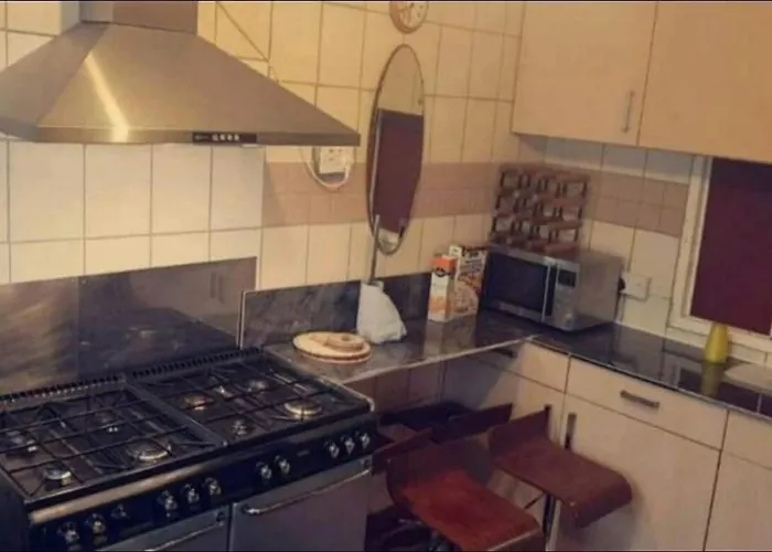 Botanics At Embassy House Glasgow