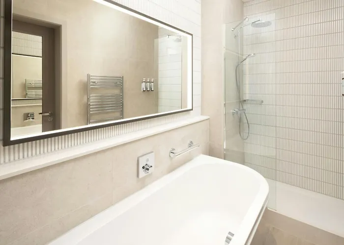 Ac By Marriott מלון