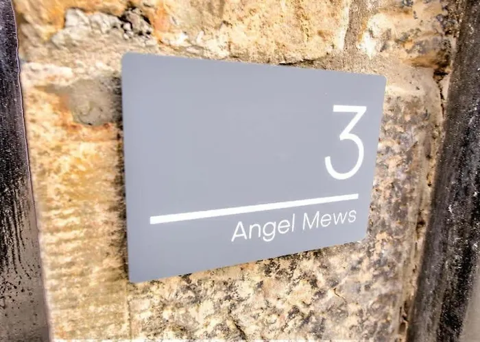 Angel Mews In Heart Of West End *