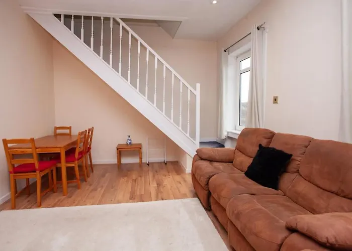 Apartament 3 Bed Flat With Parking