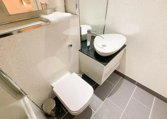 Appartamento 2bd Near Hydro Secc Centre Great Location *