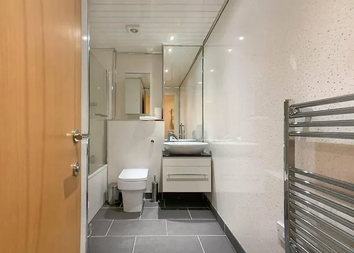 2bd Near Hydro Secc Centre Great Location Appartamento *