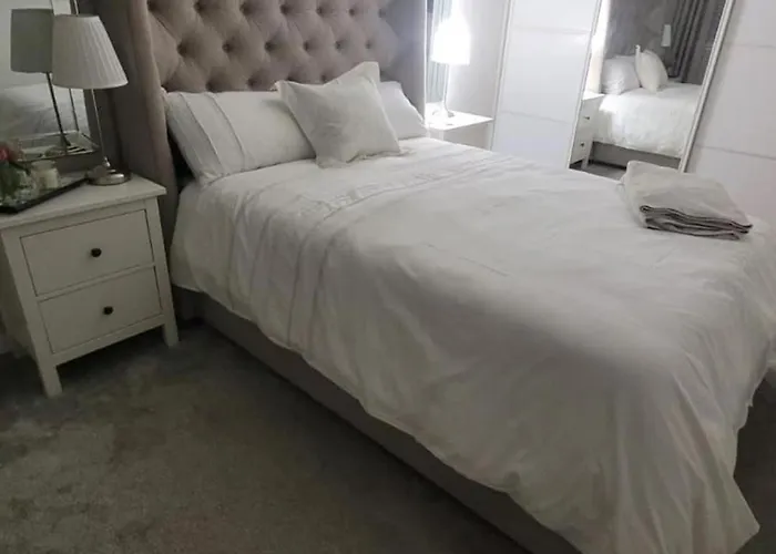 Semesterbostad 3 Bedroom Sleeps 6 Free Parking Glasgow