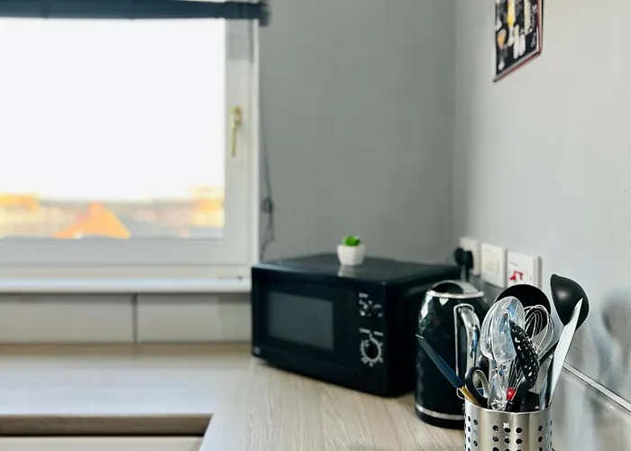 Chic & Cozy 2-bed Flat In - Free Parking Apartment *