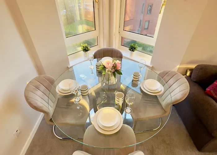 Apartment Chic & Cozy 2-bed Flat In - Free Parking Glasgow
