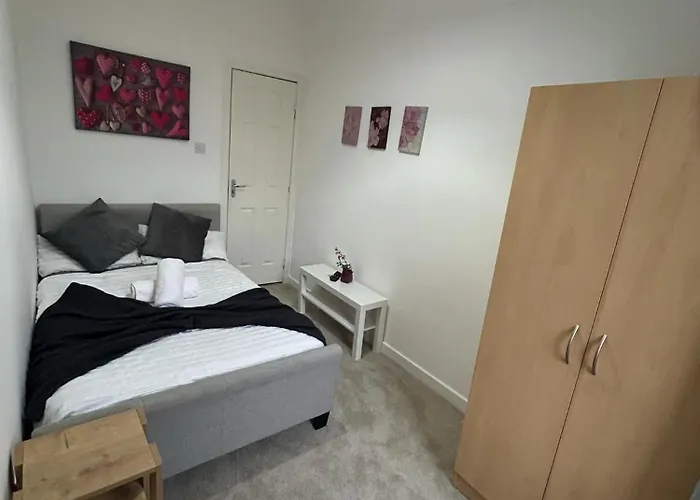 Cozy, Modern Flat In Govan