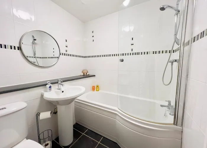 Sleek & Modern 2br - Easy Access To Centre Apartamento Glasgow