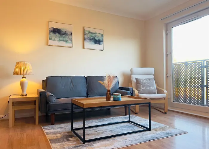 Sleek & Modern 2br - Easy Access To Centre *