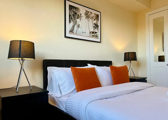 Sleek & Modern 2br - Easy Access To Centre Appartement *