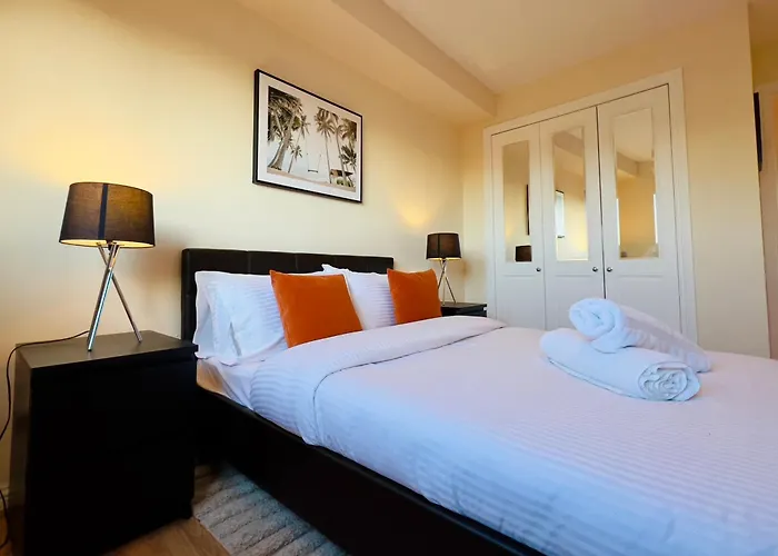 アパート Sleek & Modern 2br - Easy Access To Centre グラスゴー