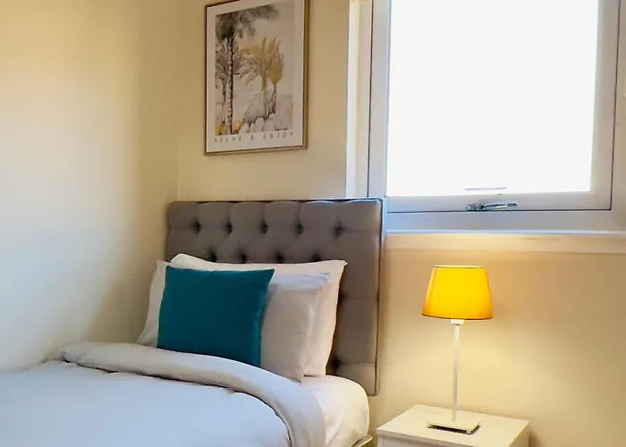 Sleek & Modern 2br - Easy Access To Centre Apartamento Glasgow