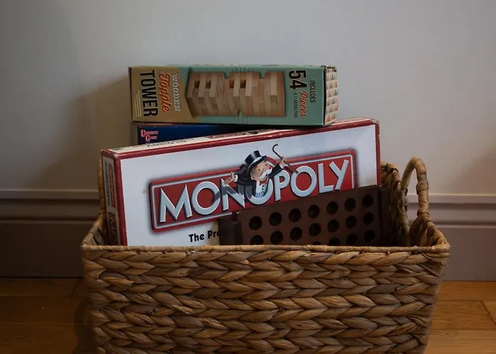 Apartment - Large Stylish 2 Bed Flat In Unique Ibrox Location Walking Distance To Subway And Free On-street Parking