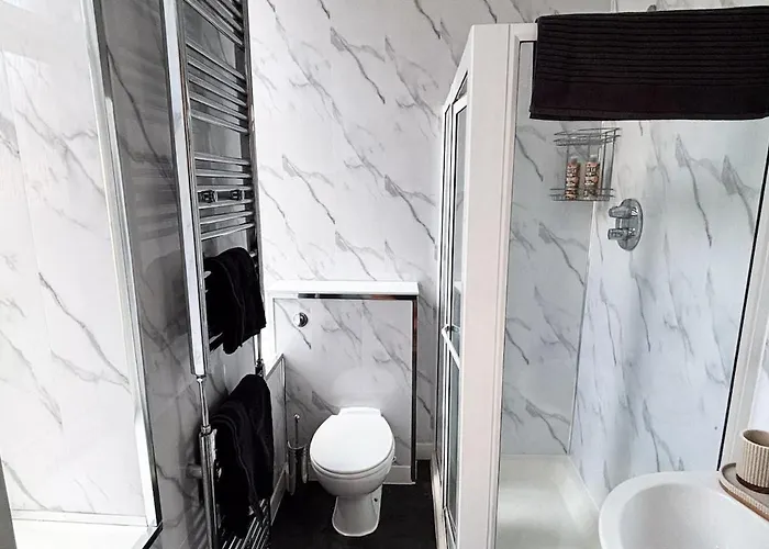 - Large Stylish 2 Bed Flat In Unique Ibrox Location Walking Distance To Subway And Free On-street Parking Apartamento