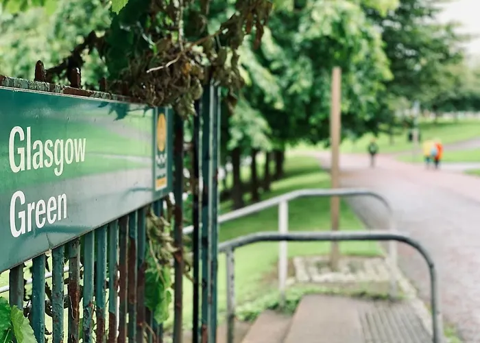 Quiet Centre, King & Sofa Bed *