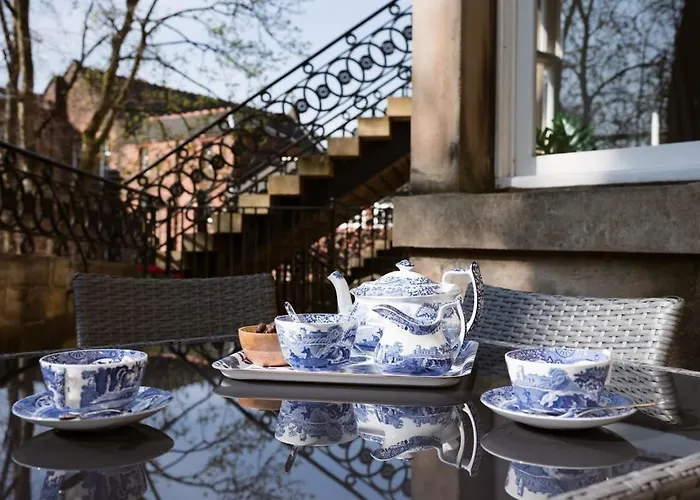 Elegant West End Flat In Appartamento *