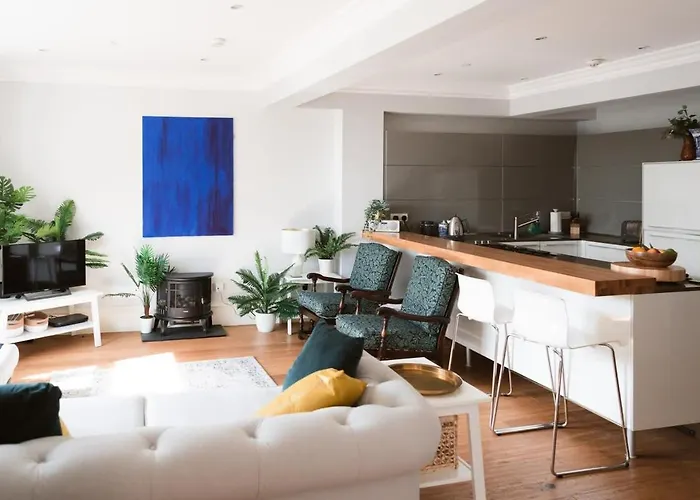 Apartament Elegant West End Flat In *