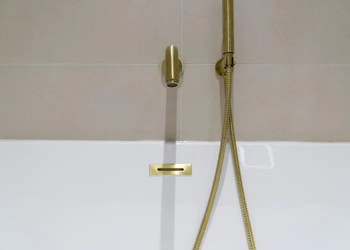 Lejlighed Large 4 Bed - Sleeps 8 - Perfect For Long - 30 Sec Walk To Subway - 5 Min Drive To Centre