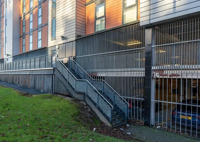 Stylish Finnieston Centre Free Parking Glasgow