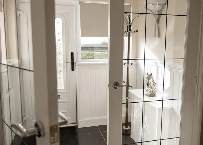 Spacious 3 Bed In With Free Parking Glasgow