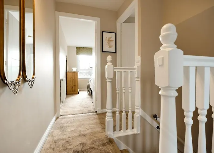 Spacious 3 Bed In With Free Parking Nyaraló *