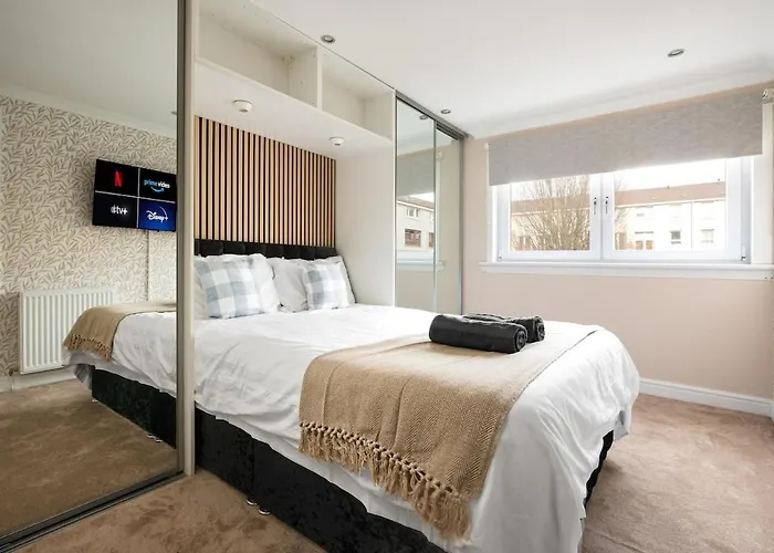 Spacious 3 Bed In With Free Parking *