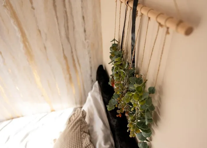 Nyaraló Spacious 3 Bed In With Free Parking *