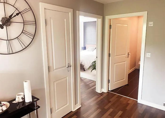 Modern Two Bed With Free Parking 公寓