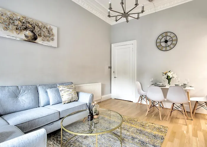Two Bed Stylish In Heart Of West End Glasgow