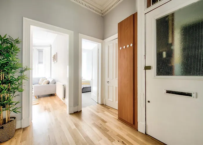 Two Bed Stylish In Heart Of West End * Glasgow