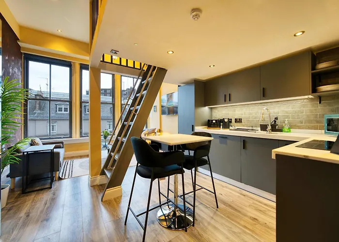 Union Court Mezzanine - B9 - Building Has No Lift And Stairs To *