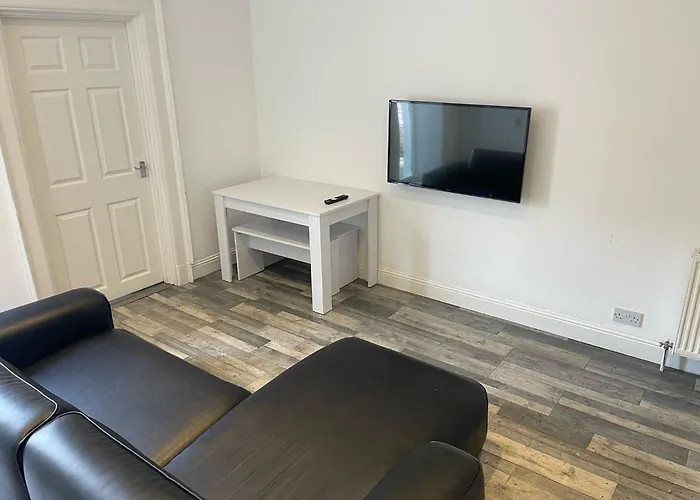 Elder Park Apartment