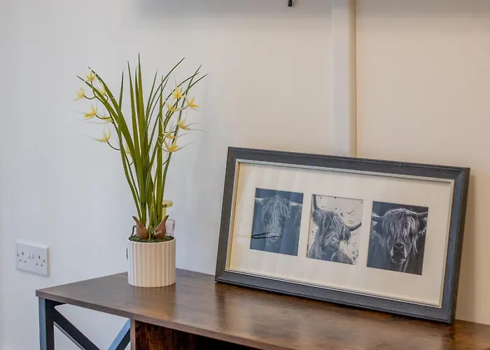 Fabulous Festival Park Private Parking Garden - Pass The Keys Holiday home