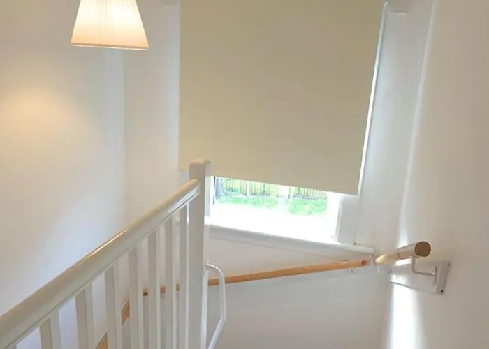 בית נופש - Beautiful Two Bedroom House In & Free Parking גלאזגו