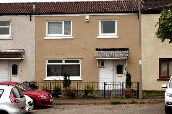 Spacious 3 Bed House Near Sec * Glasgow