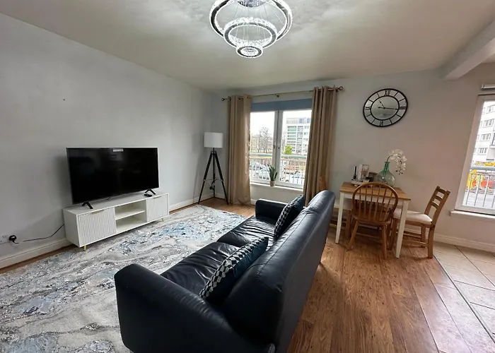 Modern Economy With King Bed