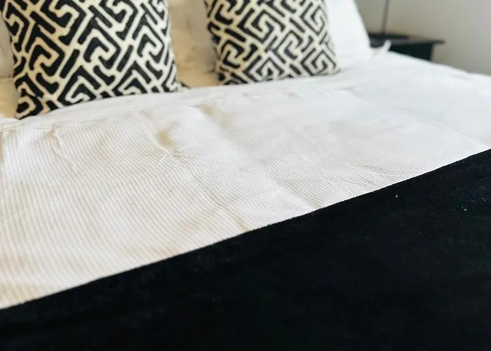 Modern Economy With King Bed Appartamento *