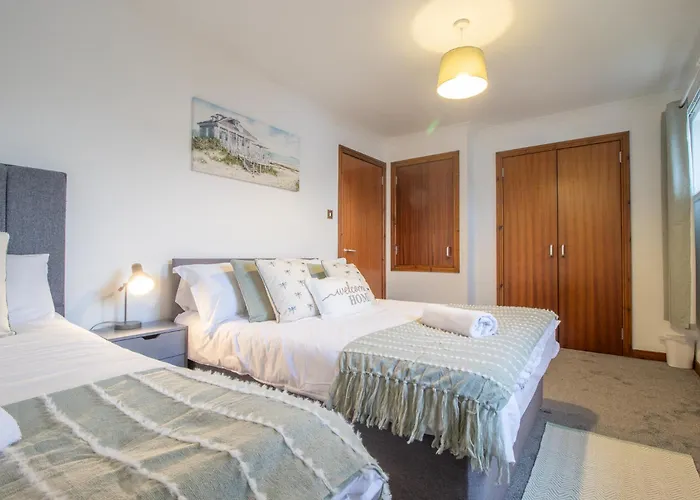 Nyaraló Ideal Contractor 2-bed Near *