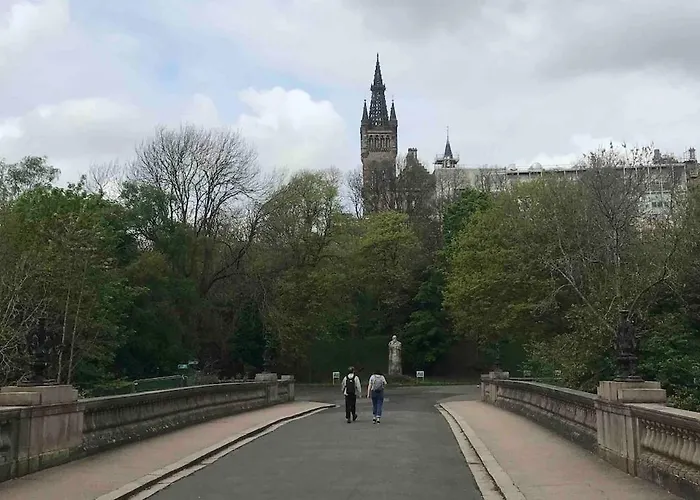 In Heart Of West End- Parking Space- Spacious- Near And Kelvingrove Art Gallery * Glasgow