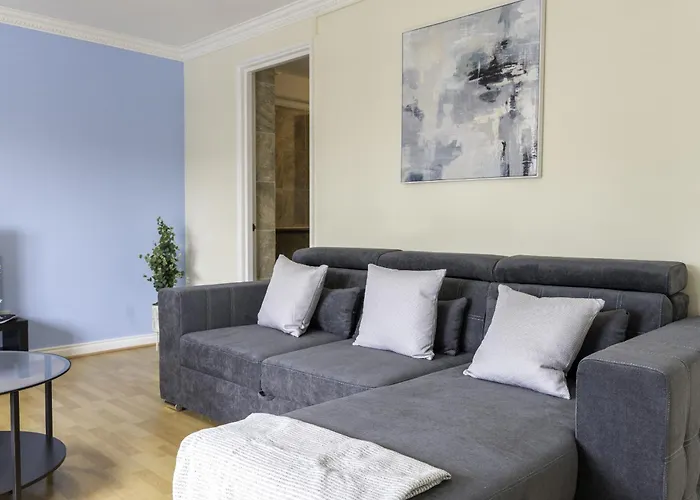 Riverview House * Glasgow