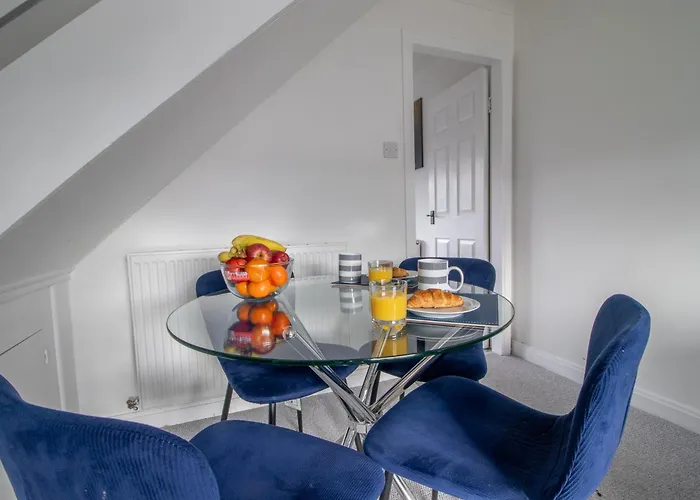 Spacious 2-bed Free Parking & Stadiums