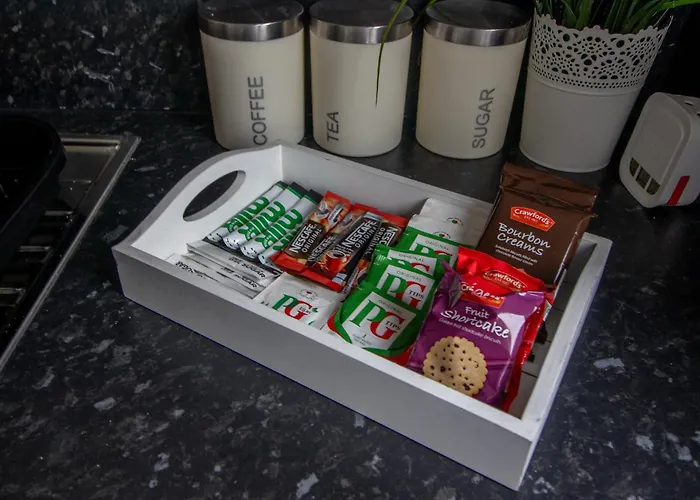 Spacious 2-bed Free Parking & Stadiums Appartamento