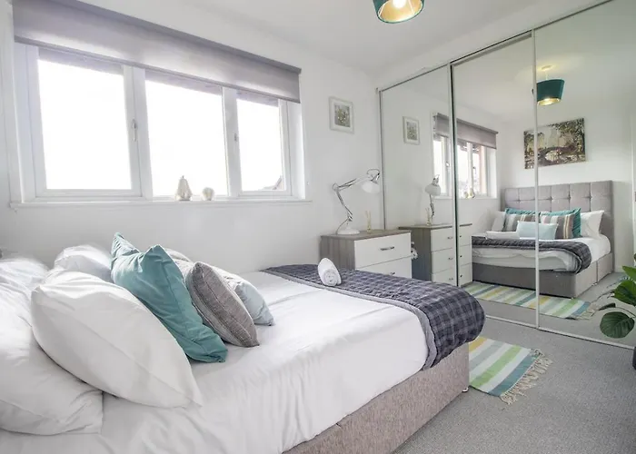 Spacious 2-bed Free Parking & Stadiums * Glasgow