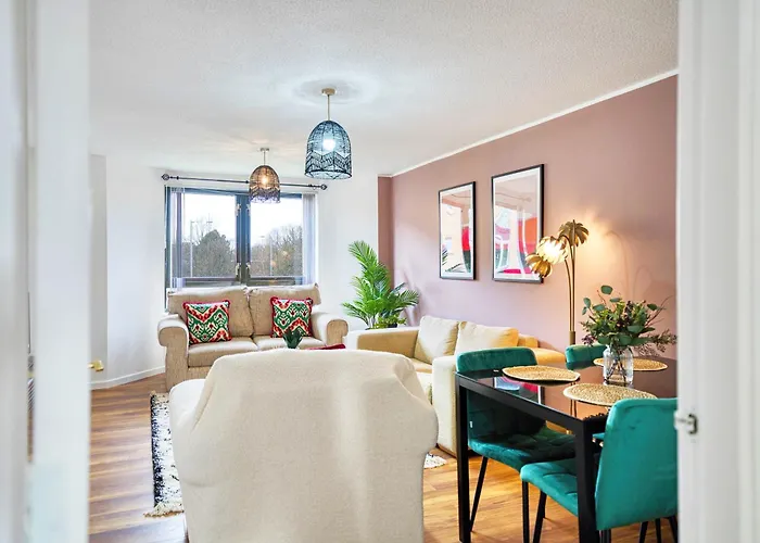 Apartment 2br Flat With Free Parking In Location