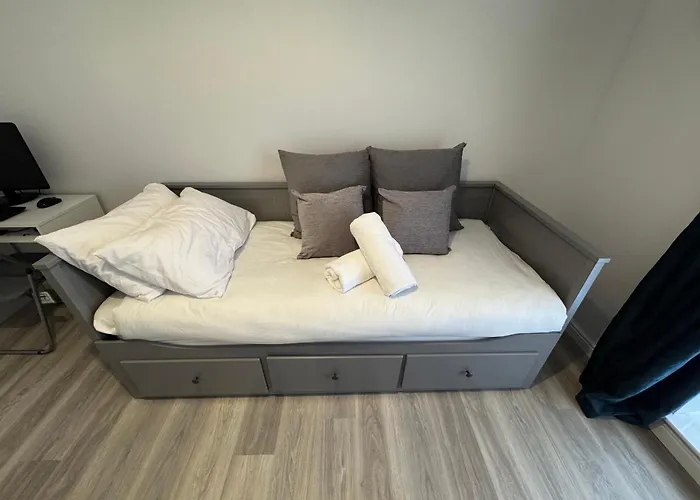 Modern Flat In Free Parking & Wifi Apartment