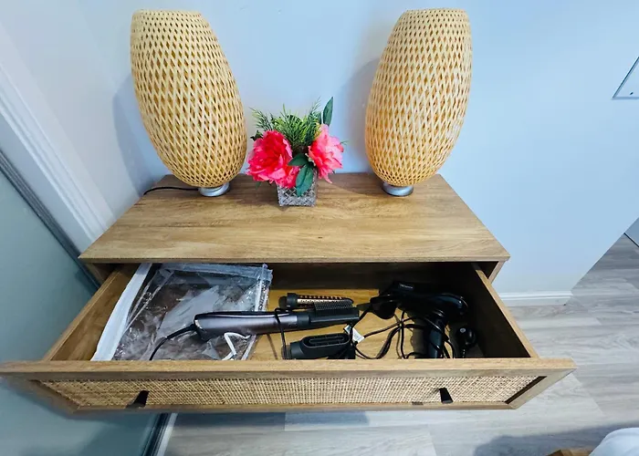 Appartement Modern Flat In Free Parking & Wifi