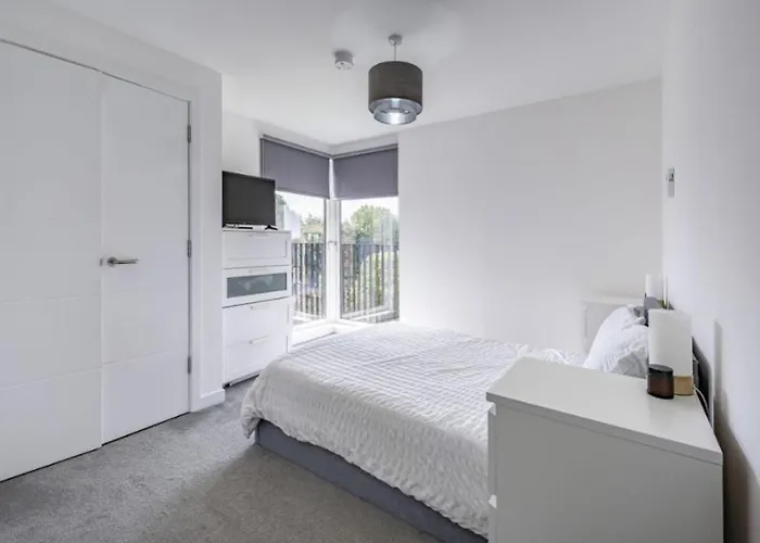 En-suite - Riverside *