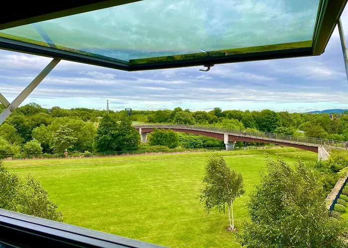 Homestay Private Bedroom & Bathroom With Amazing View In Quirky Townhouse *